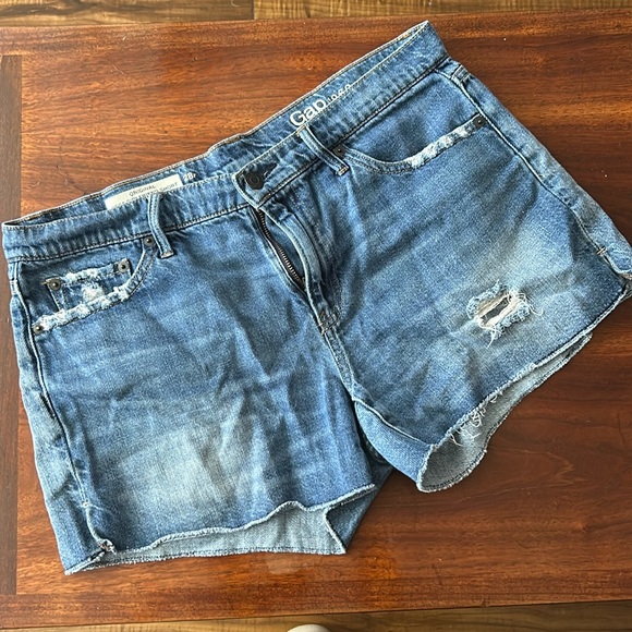 GAP Pants - Gap 1969 Best Friend 100% Cotton Prima Short Sz 28r